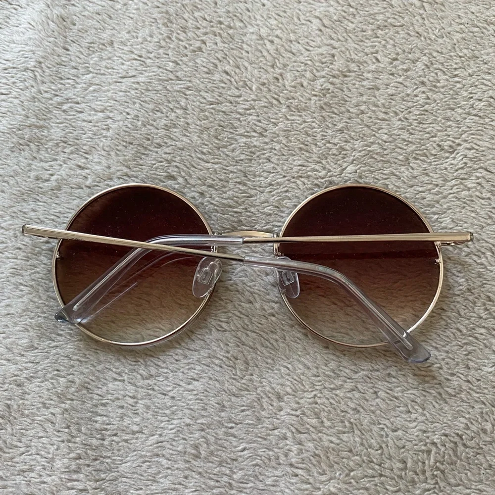 Assorted Sunglasses - Picture 7 of 9